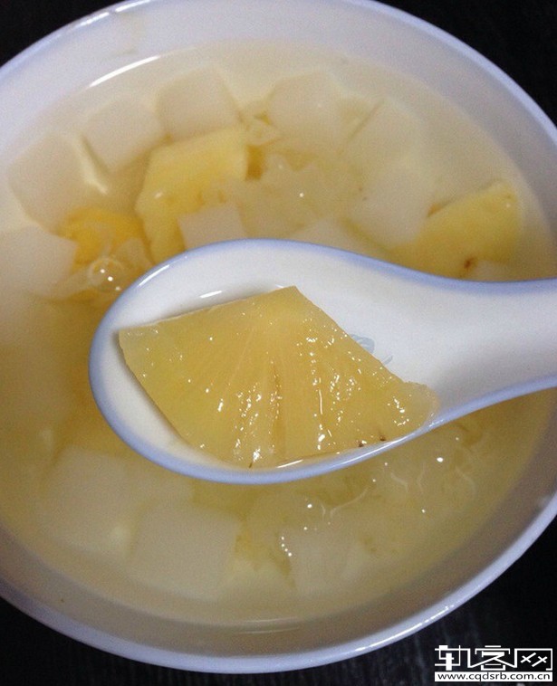 银耳汤的简单做法分享 163714xqefc97ycvm32c7v.jpg