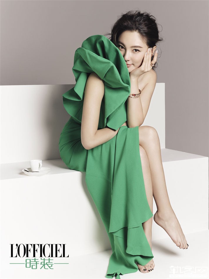 张雨绮生活装图片 193001x7iz0cgi0b90bcbu.jpg