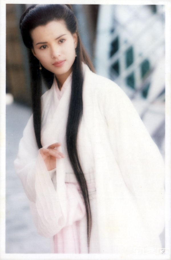 惊艳的美人有哪些 191606ze90uyeeey9vu22z.jpg