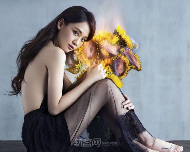 36岁陈乔恩晒性感蕾丝透视装写真 她才是中国第一美胸